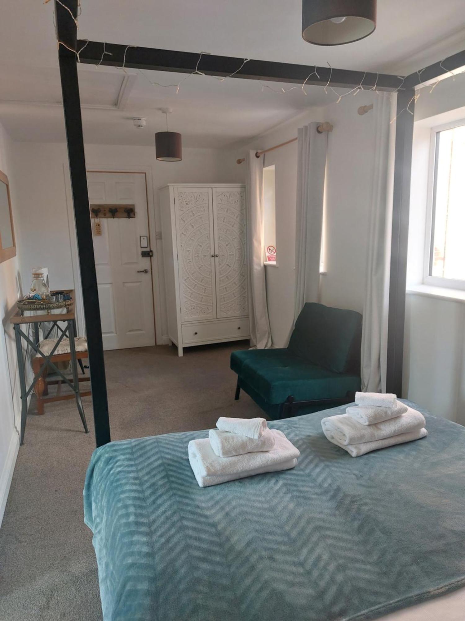 Bed and Breakfast Pilgrims Of The Goddess Glastonbury Exterior foto