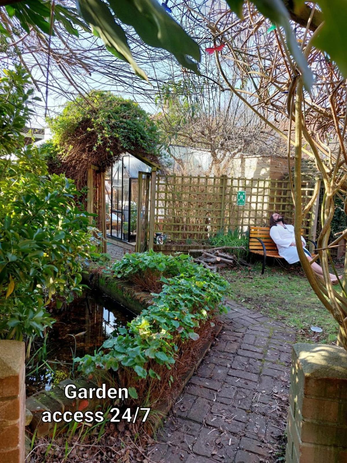 Bed and Breakfast Pilgrims Of The Goddess Glastonbury Exterior foto
